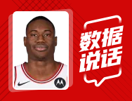 史密斯全场得到11分10篮板2助攻，得分篮板创赛季新高